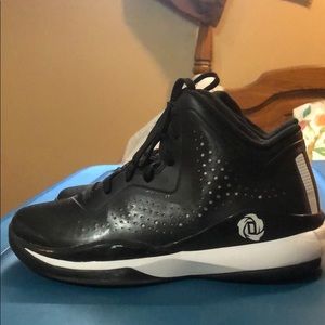 Derek rose gym shoes